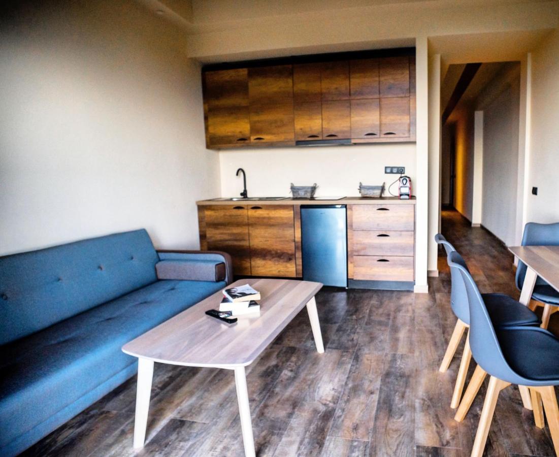 Seven Keys Luxury Suites Achílleion Екстериор снимка