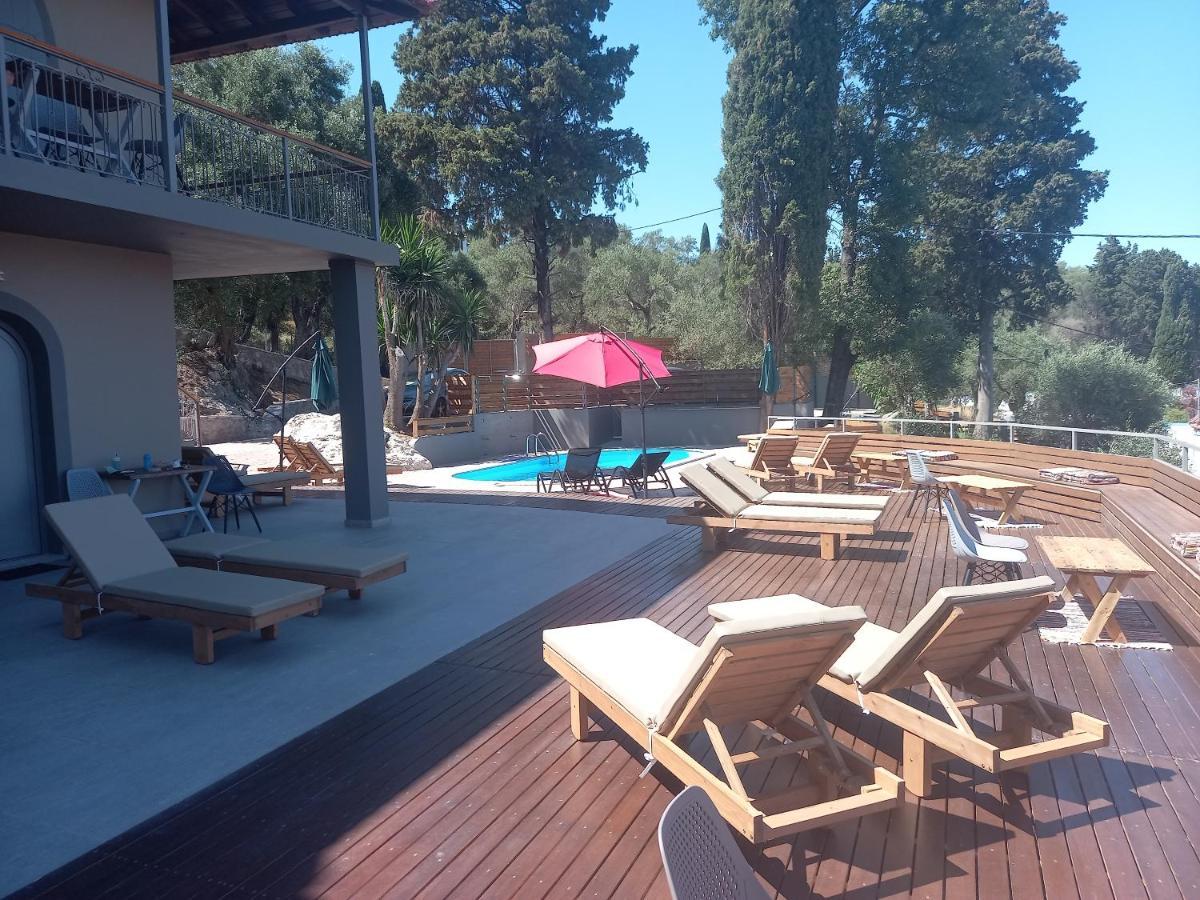 Seven Keys Luxury Suites Achílleion Екстериор снимка